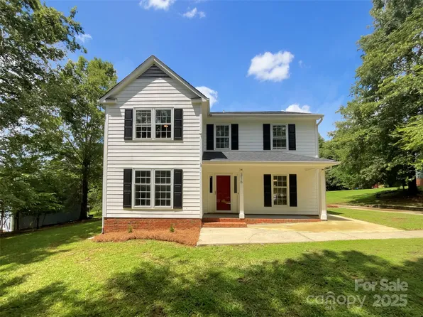 316 Epperstone Ln, Matthews, NC 28105