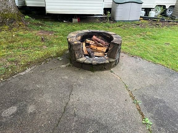 3rd image of 4229 E Pkwy #365