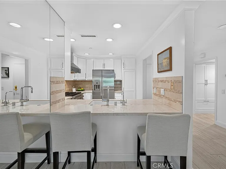 950 Cagney Ln #207 — Photo 5