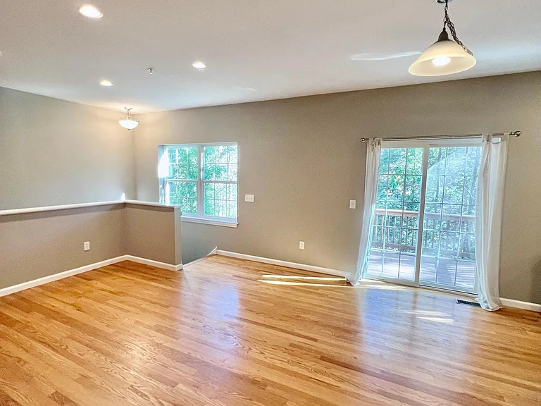 17 Riverview Ct #17 — Photo 4