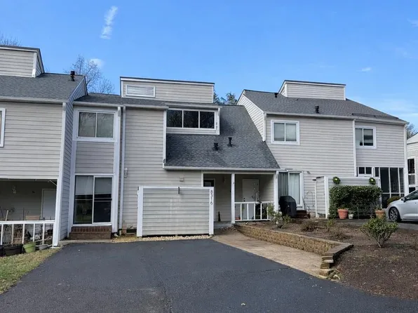 8316 Cricket Lake Dr, Charlotte, NC 28277