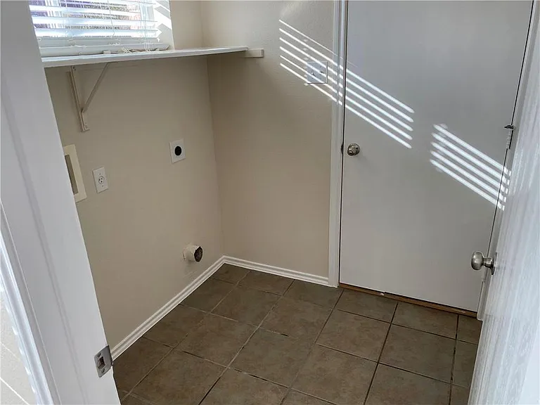 804 Sherry Dr — Photo 10