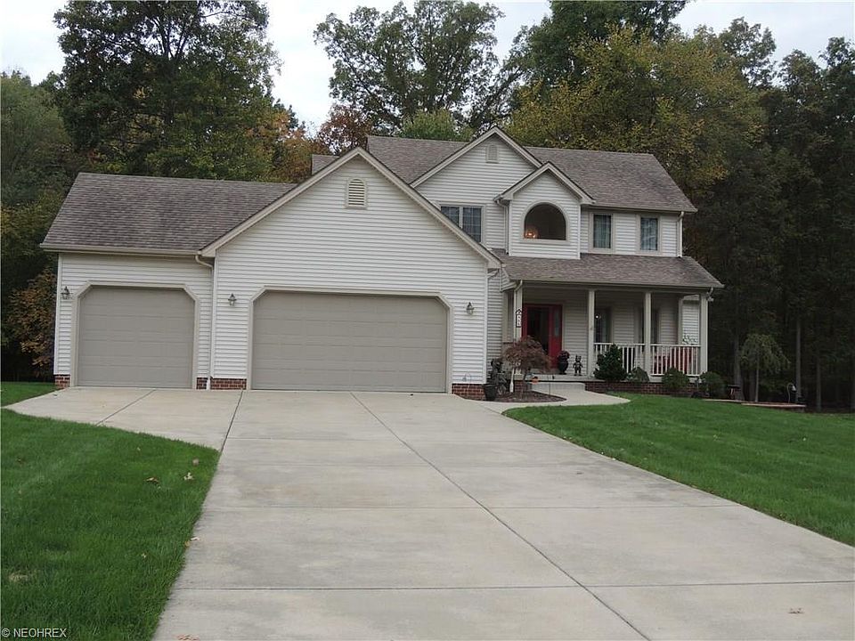 1st image of 60 Savannah Ct