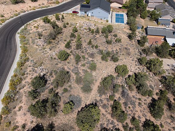 5th image of 207 S Columbia Way