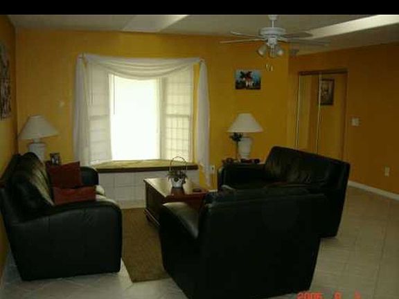 4th image of 373 Buenaventura Blvd