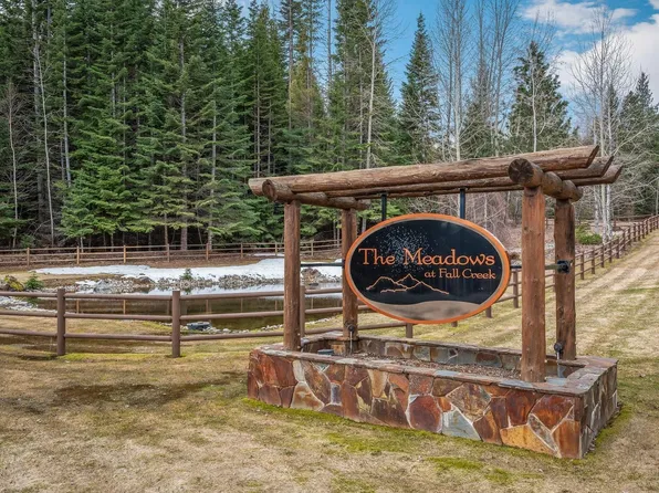 1046 Saddleback Dr, Naples, ID 83847