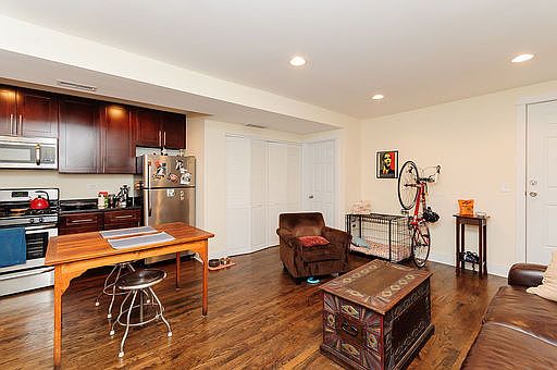 3rd image of 1033 N Paulina St APT Gf
