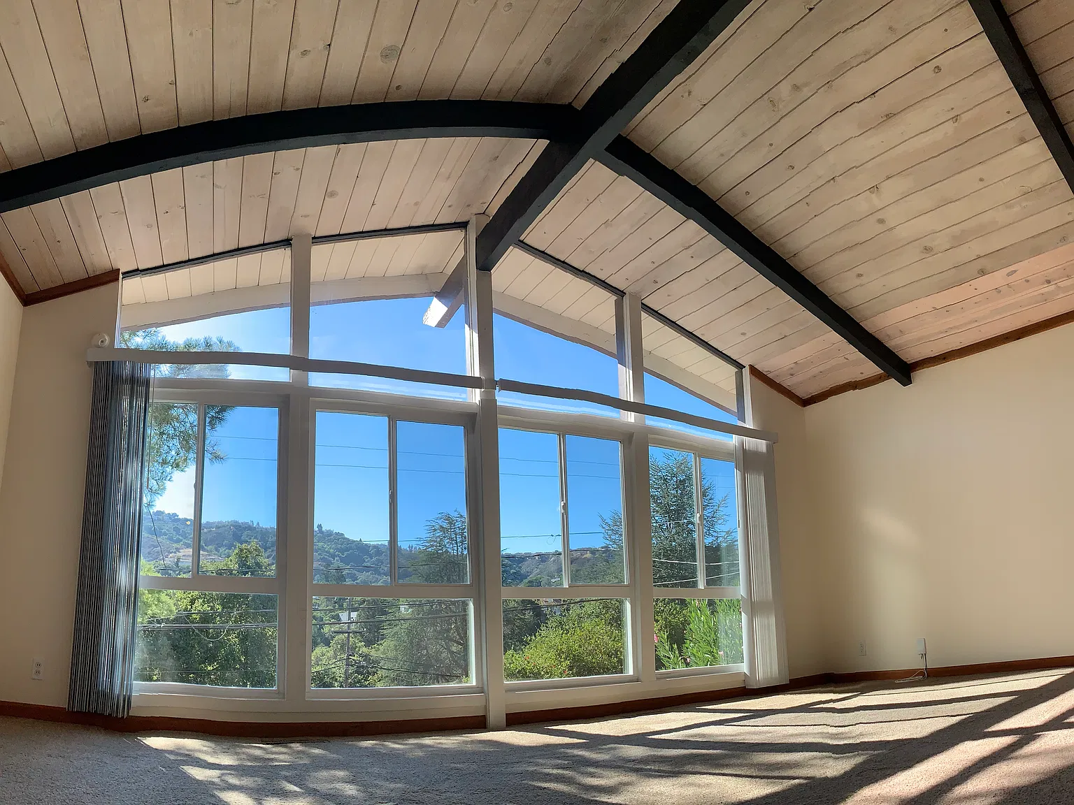42 Roslyn Ave — Photo 3