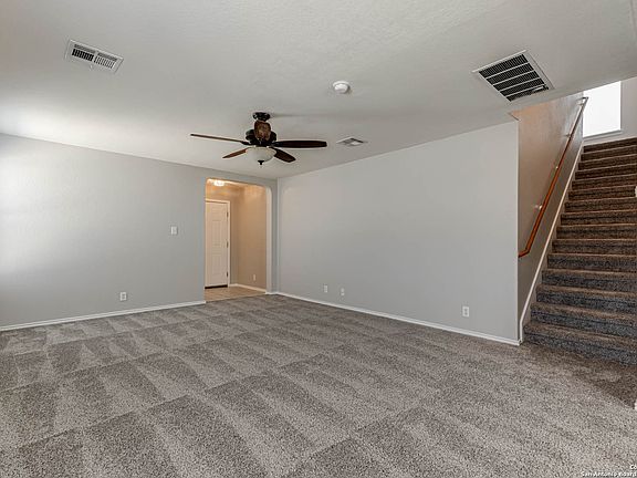 5th image of 1039 DAFFODIL WAY
