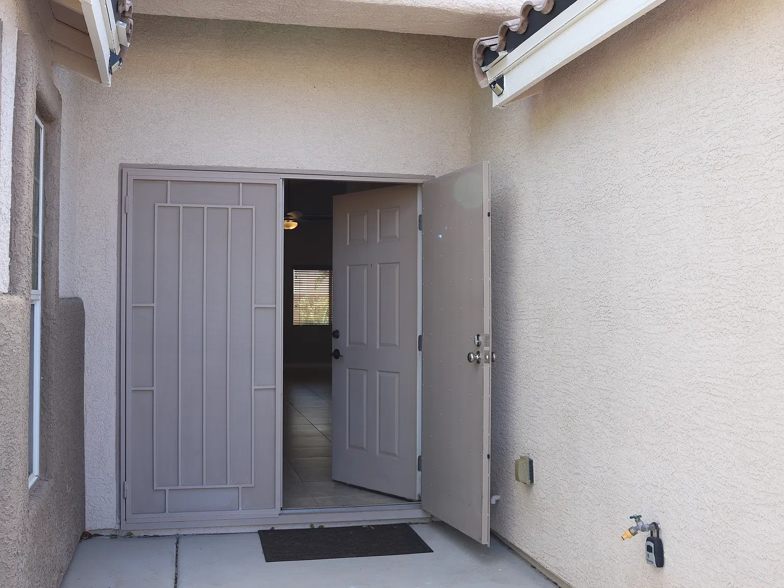 4 bed, 2146 sqft, $2,590 — Photo 3