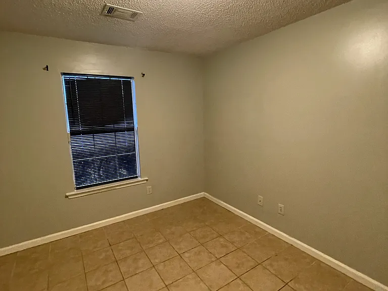 4140 Bronner Rd — Photo 5