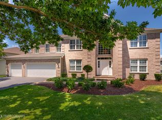 1170 Ridgewood Cir, Lake In The Hills, IL 60156