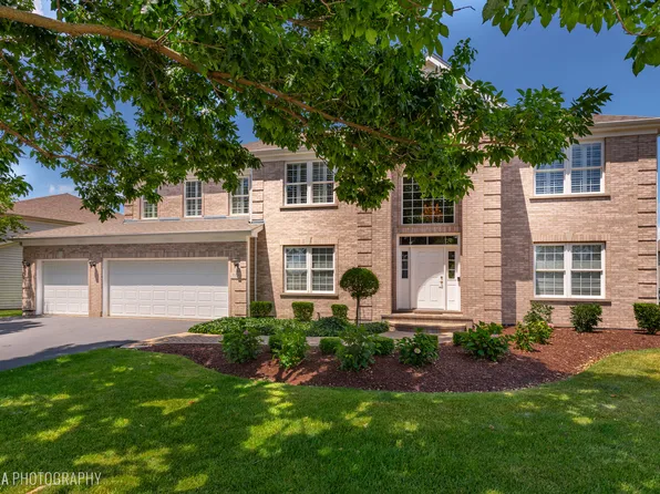 1170 Ridgewood Cir, Lake In The Hills, IL 60156
