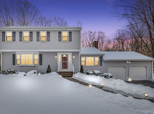 84 Oakwood Dr, Madison, CT 06443