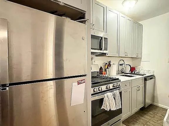 2nd image of 138 Sullivan St APT 1*