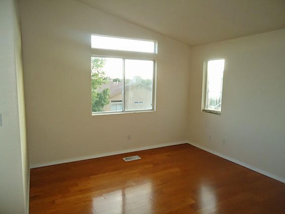 4th image of 6000 Star Gazer Ave NW