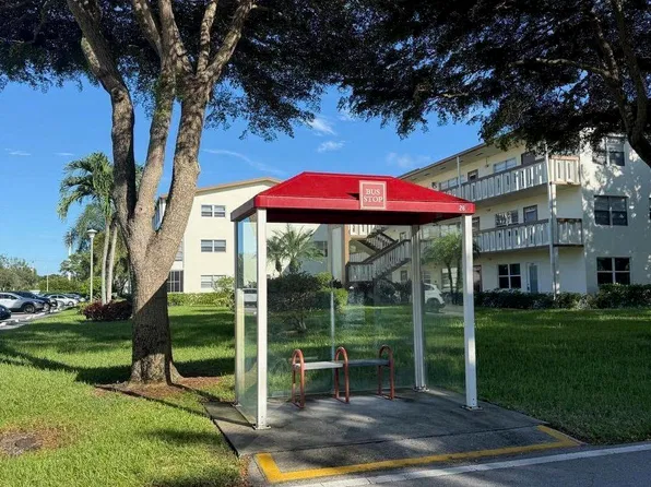 498 Mansfield Dr, Boca Raton, FL