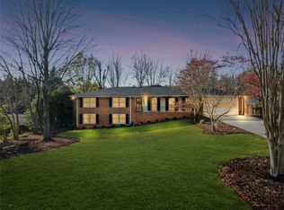 2667 Fontainebleau Dr, Dunwoody, GA 30360