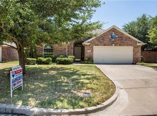 920 Rock Ridge Ct, Hurst, TX 76053