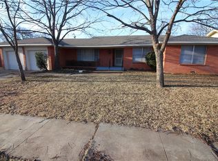 1312 Manor Dr, Cleburne, TX 76033