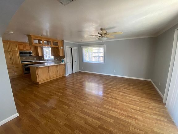 4th image of 694 Harriet Ave