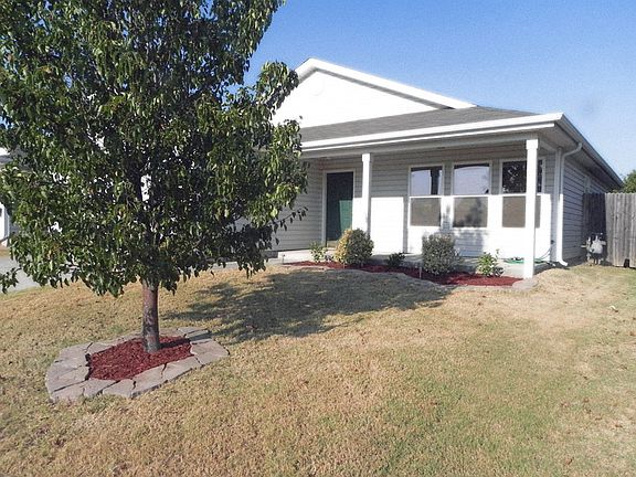 2nd image of 2517 Dayflower Ln