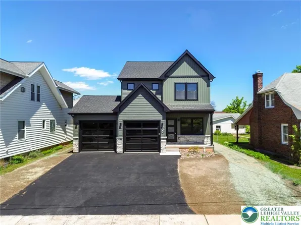 37 7th St, Coplay, PA 18037