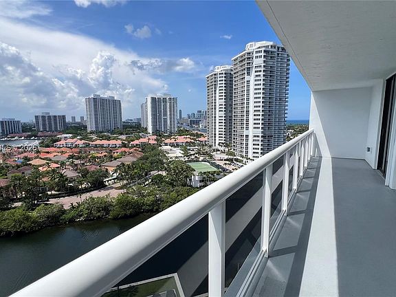 3rd image of 20505 E Country Club Dr APT 1639