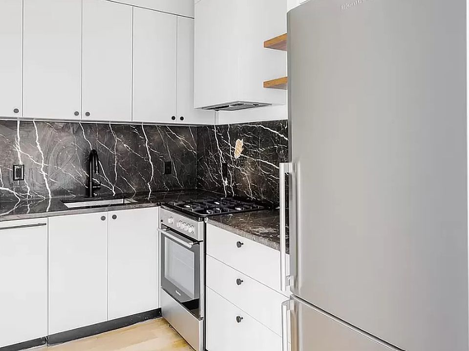1st image of 260 Gold St APT 903