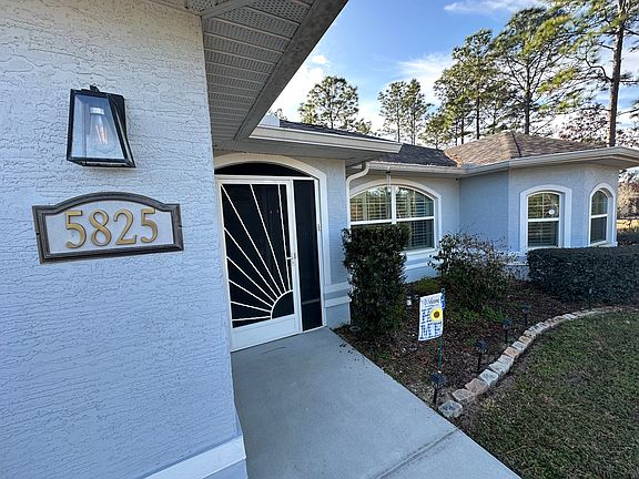 2nd image of 5825 N Larkspur Way