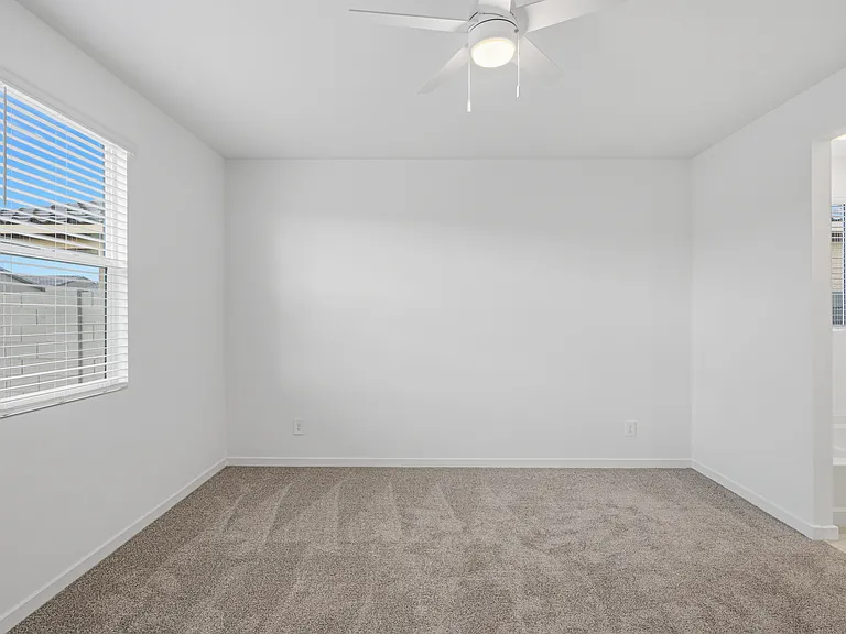 2520 E Grenache Rd — Photo 32