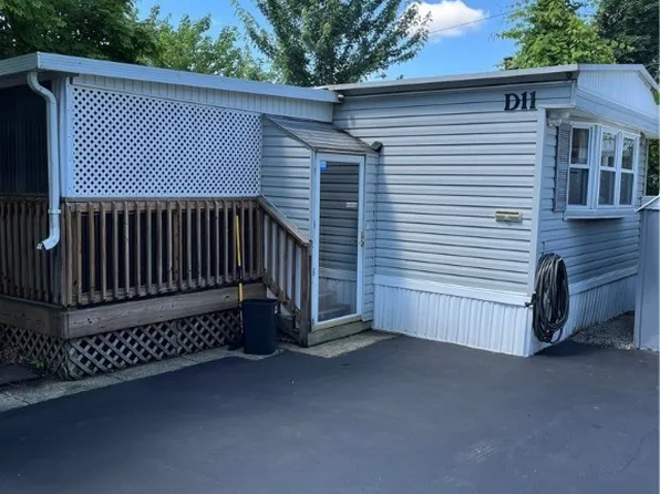 9151 Mentor Ave #D11, Mentor, OH 44060