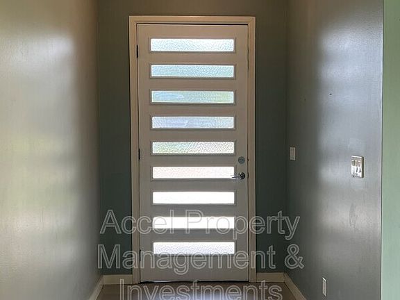 2nd image of 3301 Loyola Ave