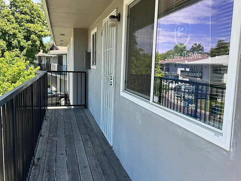 6201 Carlow Dr #4 — Photo 25