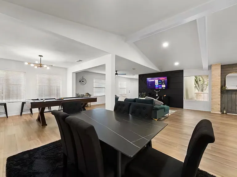 16502 Fox Knl — Photo 16
