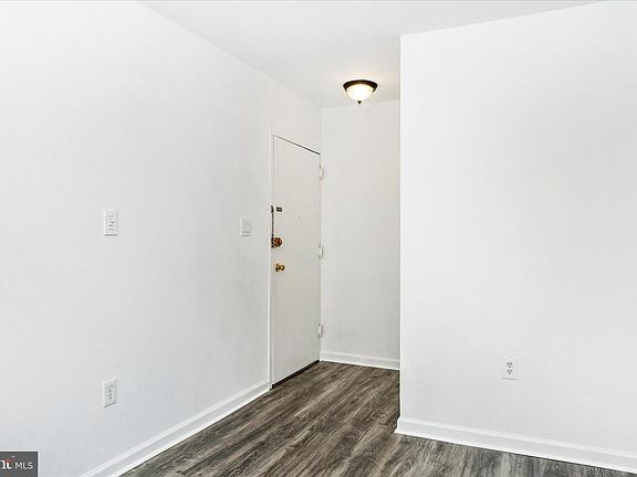 4th image of 12202 Braxfield Ct #16/228