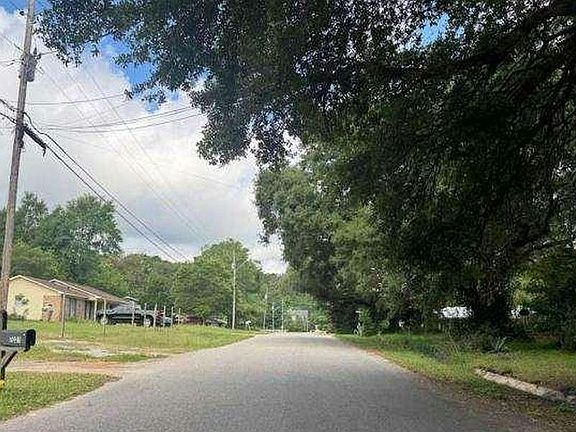 3rd image of 7030 Laverne Dr S