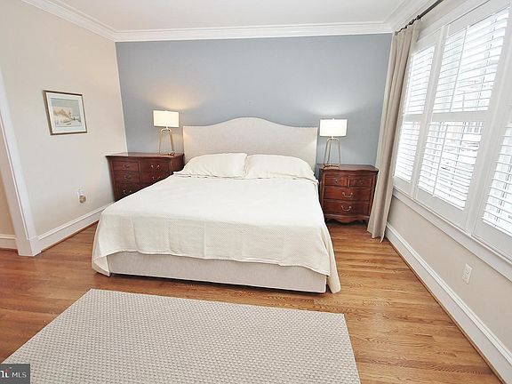 4th image of 118 Queen St