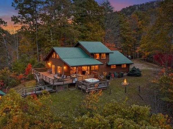 218 Village Cove Ln, Bryson City, NC 28713