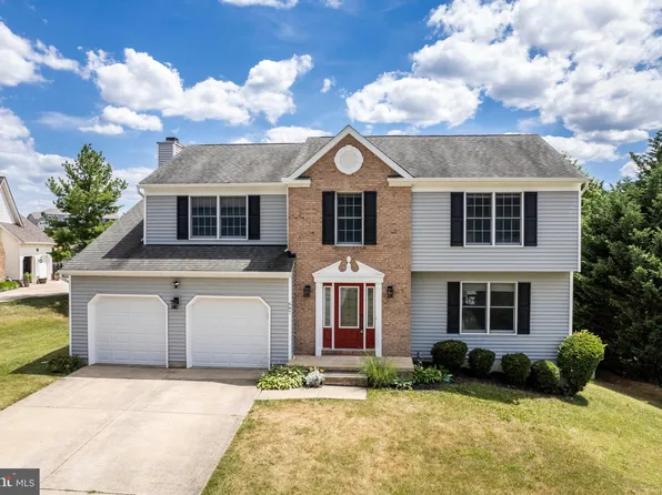 687 Golden Dr, Westminster, MD 21157