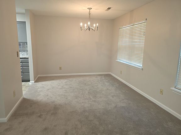 5th image of 727 Shelby Dr