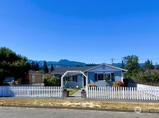 1212 Georgiana St, Port Angeles, WA