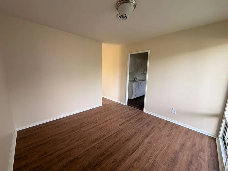 736 W Northgate Pkwy — Photo 15