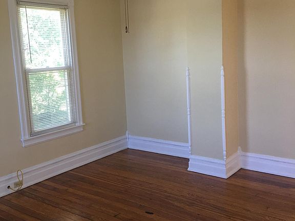 5th image of 211 N Jane St