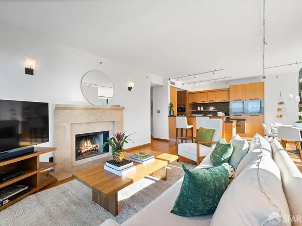 101 Lombard St APT 901W, San Francisco, CA 94111