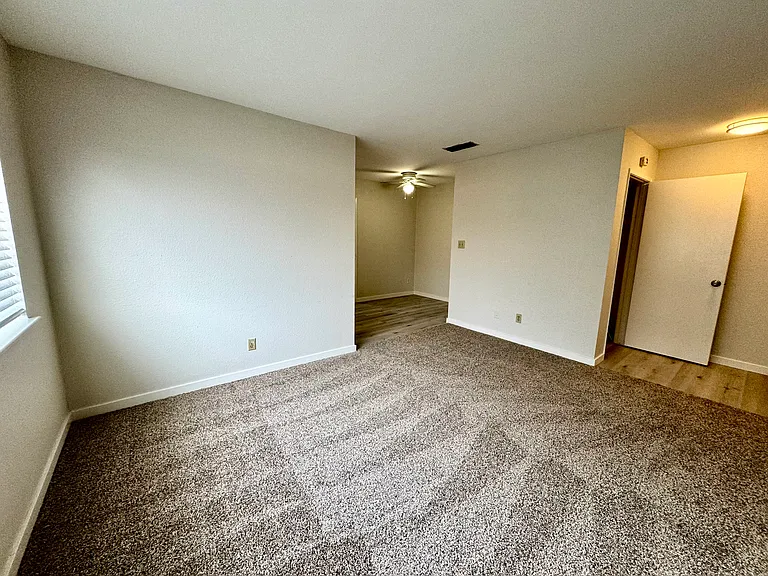 3335 J st — Photo 13