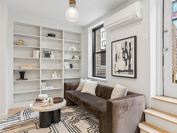 3rd image of 161 Remsen St APT 2A