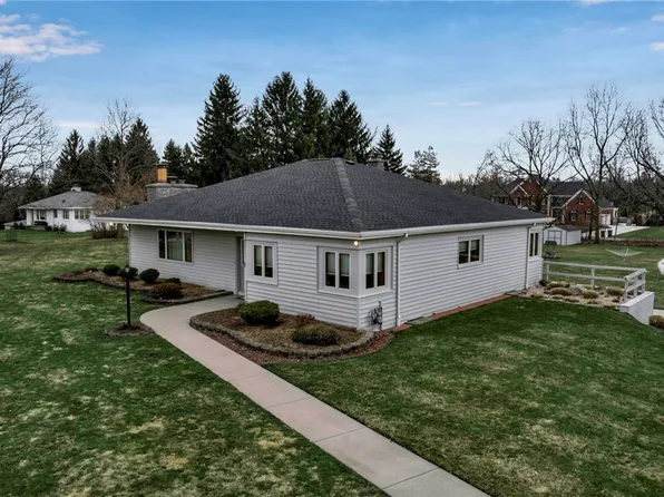 5125 Brookfield Ln, Clarence, NY 14031