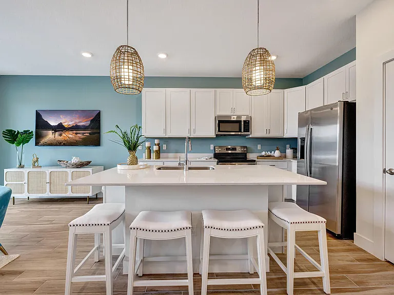 608 NE Waters Edge Ln #2202 — Photo 2