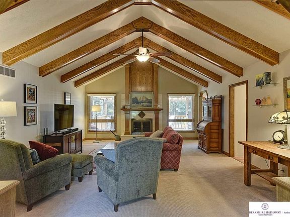 4th image of 15686 Jackson Dr